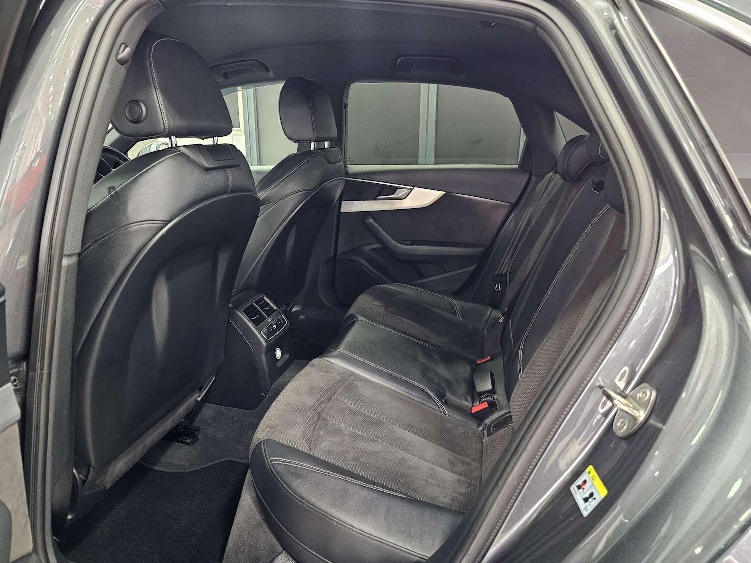 Used Audi A4 2019 for sale - 77762389: Photo 92