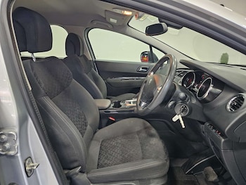 Used Peugeot 3008 2015 for sale - 77494128: Photo