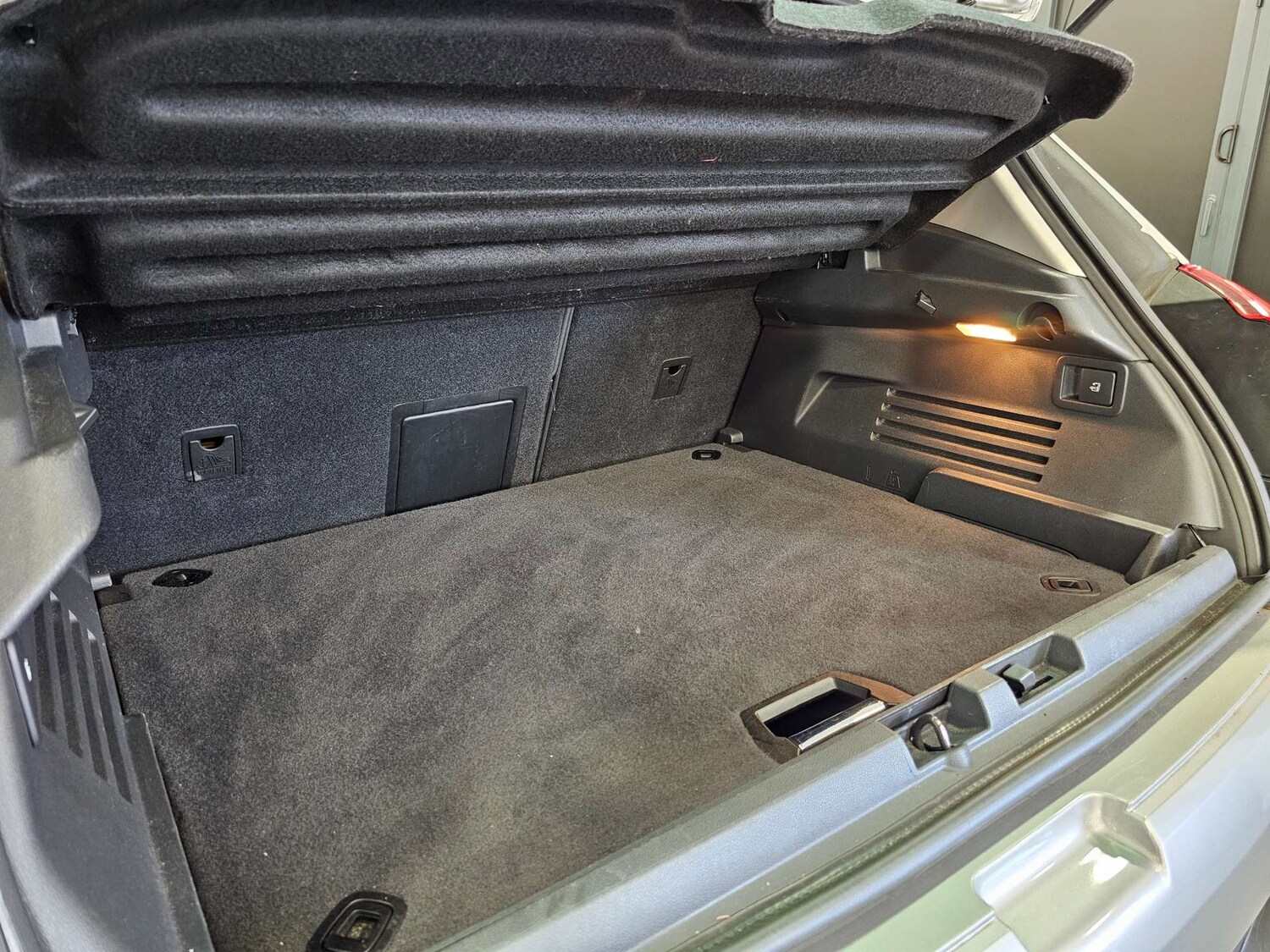 Used Peugeot 3008 2015 for sale - 77494128: Photo 49