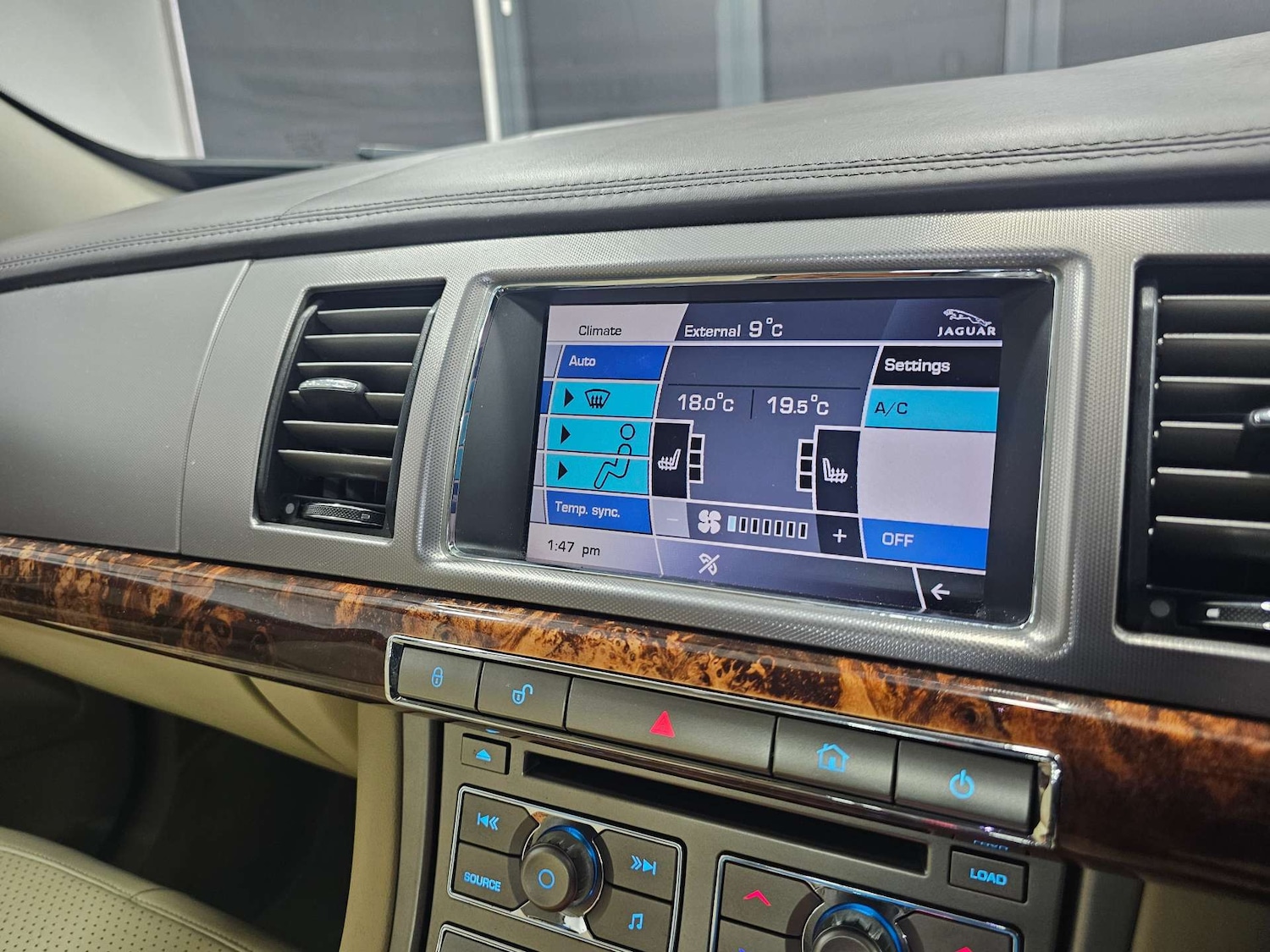 Used Jaguar XF 2010 for sale - 77025181: Photo 10