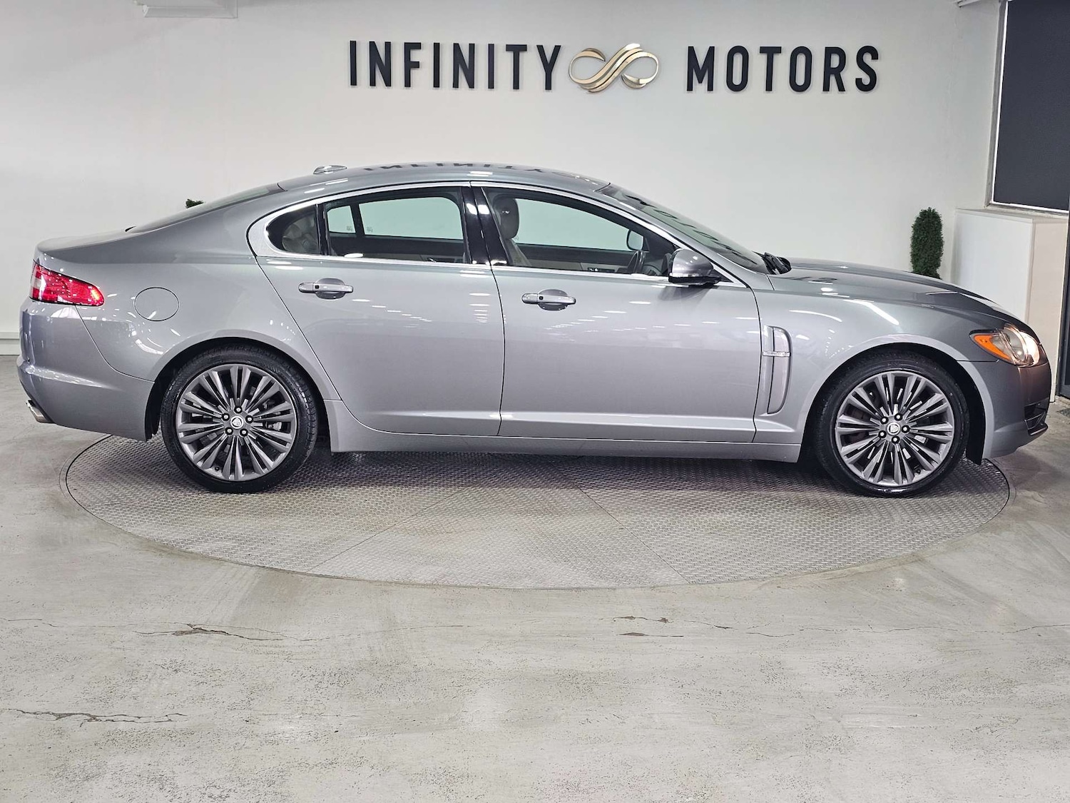 Used Jaguar XF 2010 for sale - 77025181: Photo 18