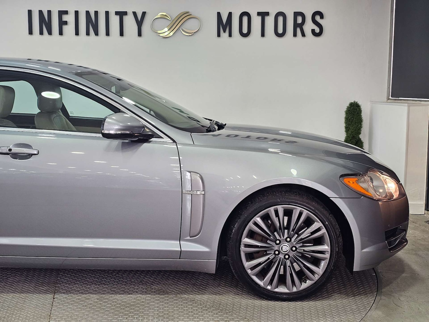 Used Jaguar XF 2010 for sale - 77025181: Photo 20