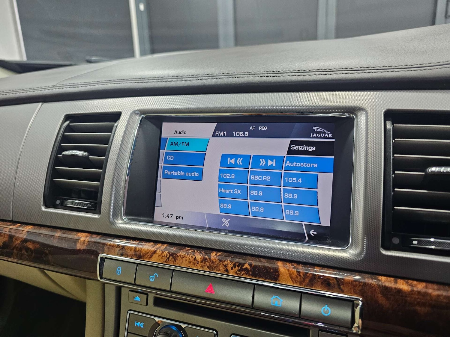 Used Jaguar XF 2010 for sale - 77025181: Photo 63