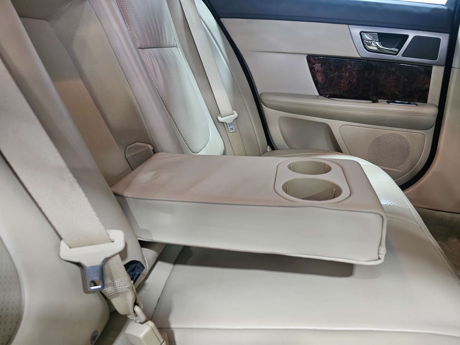 Used Jaguar XF 2010 for sale - 77025181: Photo 76