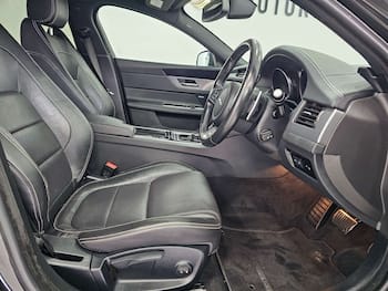 Used Jaguar XF 2019 for sale - 79631645: Photo