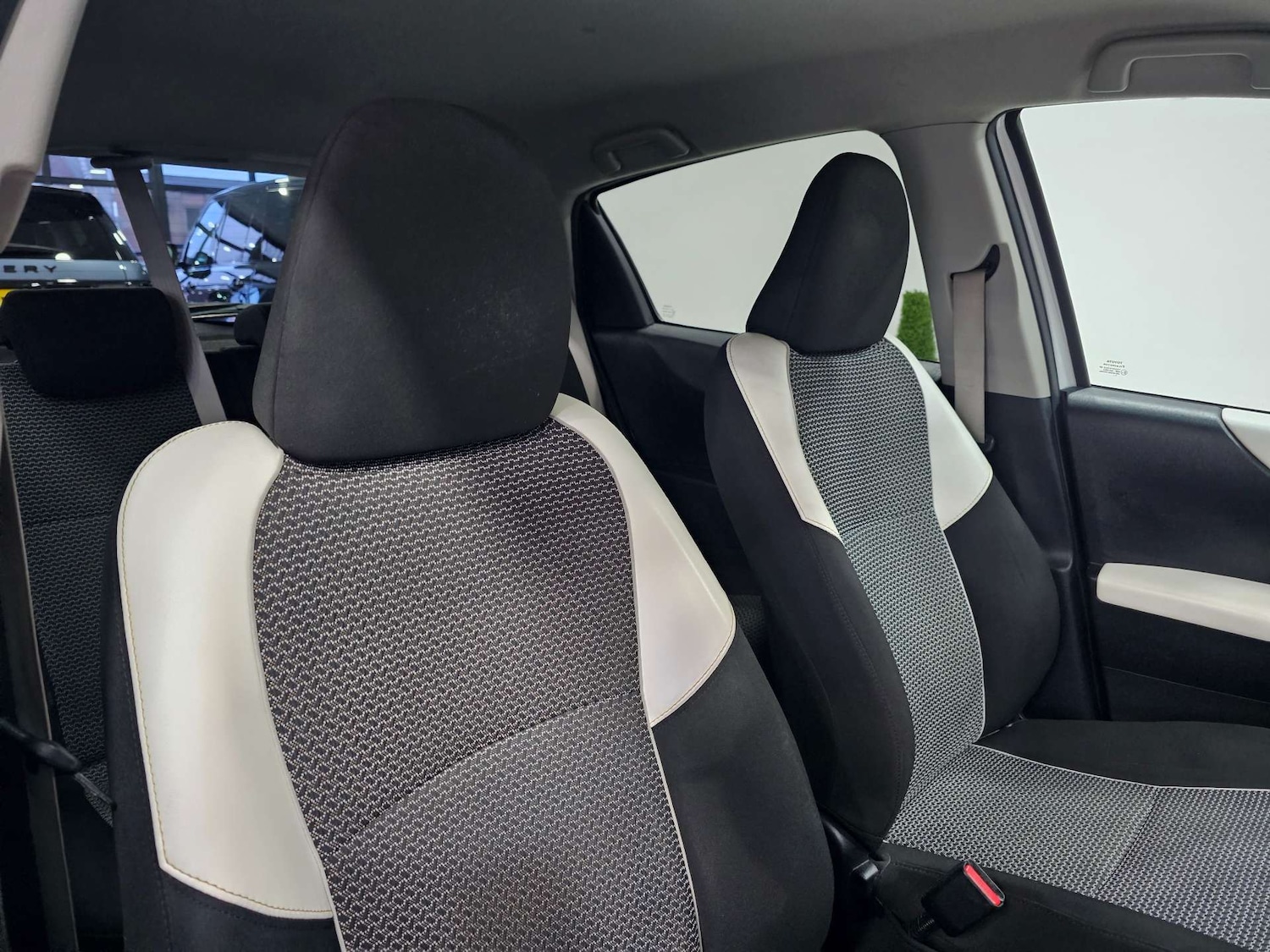 Used Toyota Yaris 2013 for sale - 76972400: Photo 10