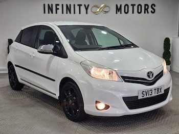 Used Toyota Yaris 2013 for sale - 76972400: Photo