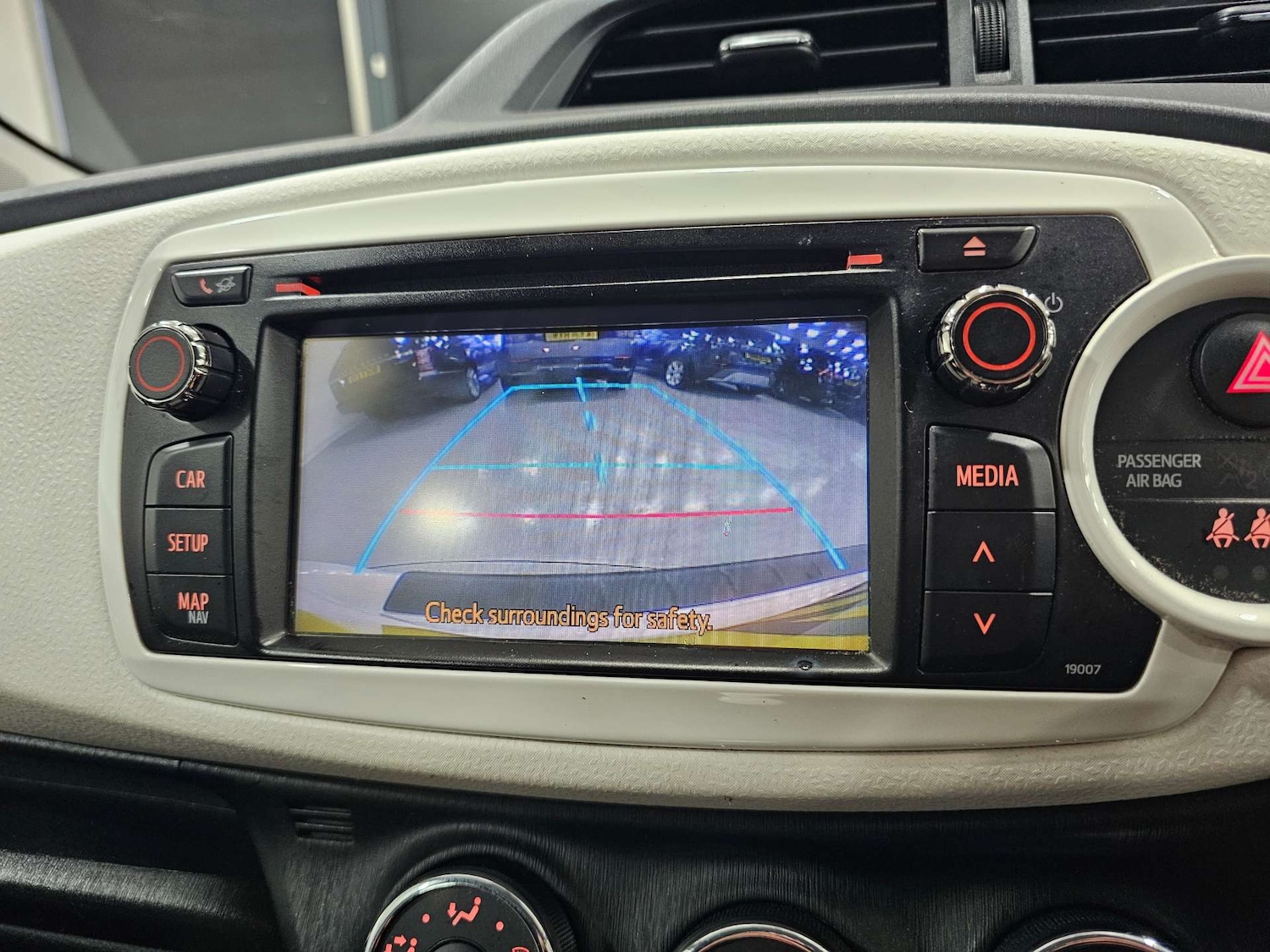 Used Toyota Yaris 2013 for sale - 76972400: Photo 2