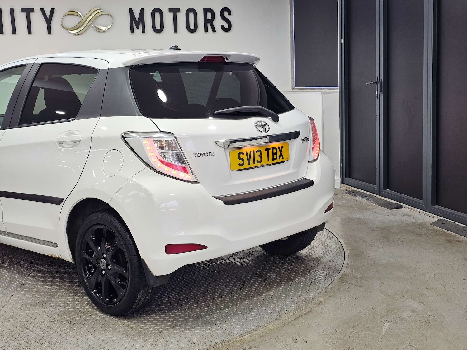 Used Toyota Yaris 2013 for sale - 76972400: Photo 24