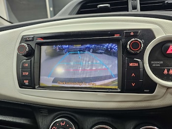 Used Toyota Yaris 2013 for sale - 76972400: Photo