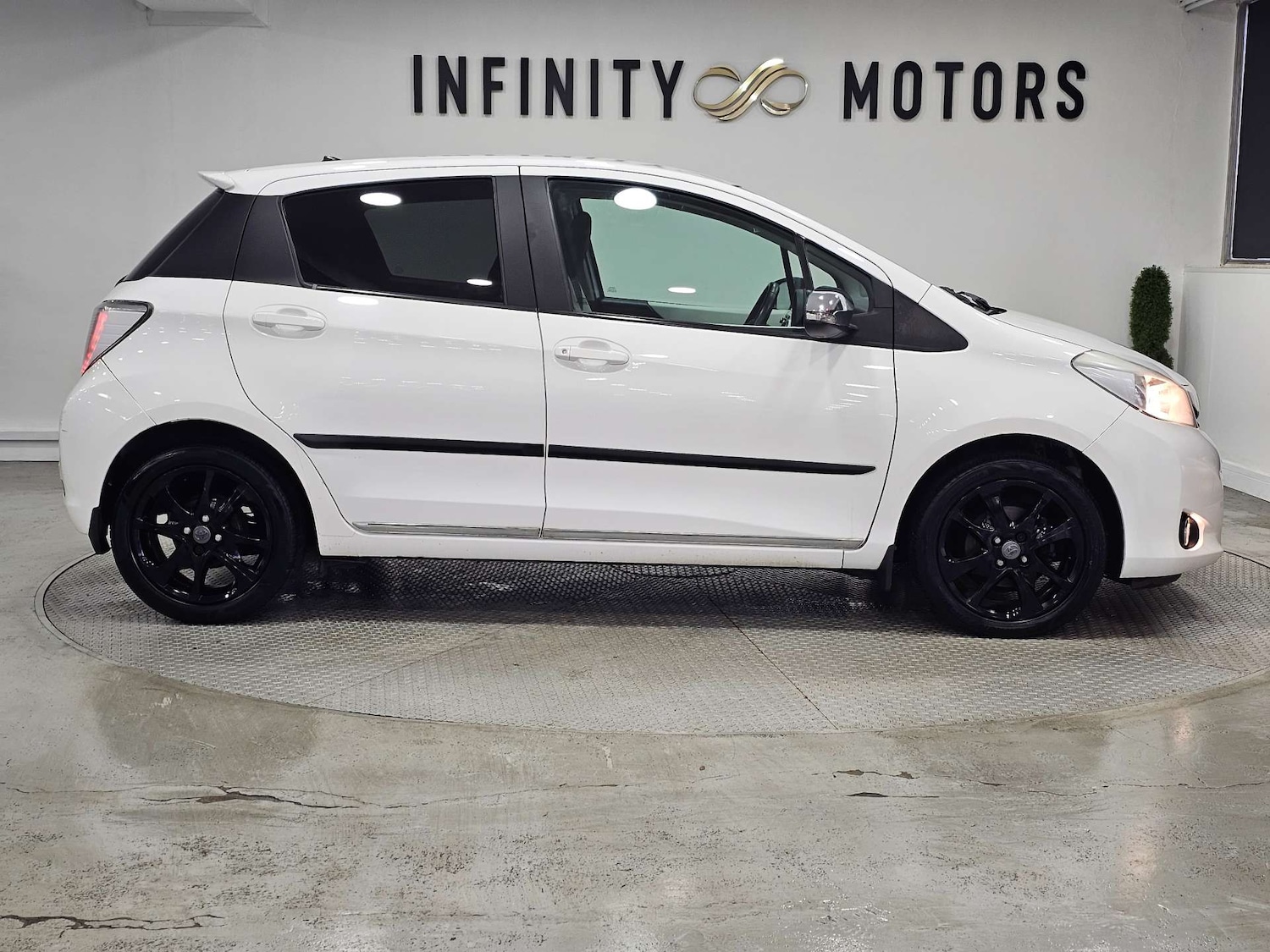 Used Toyota Yaris 2013 for sale - 76972400: Photo 31