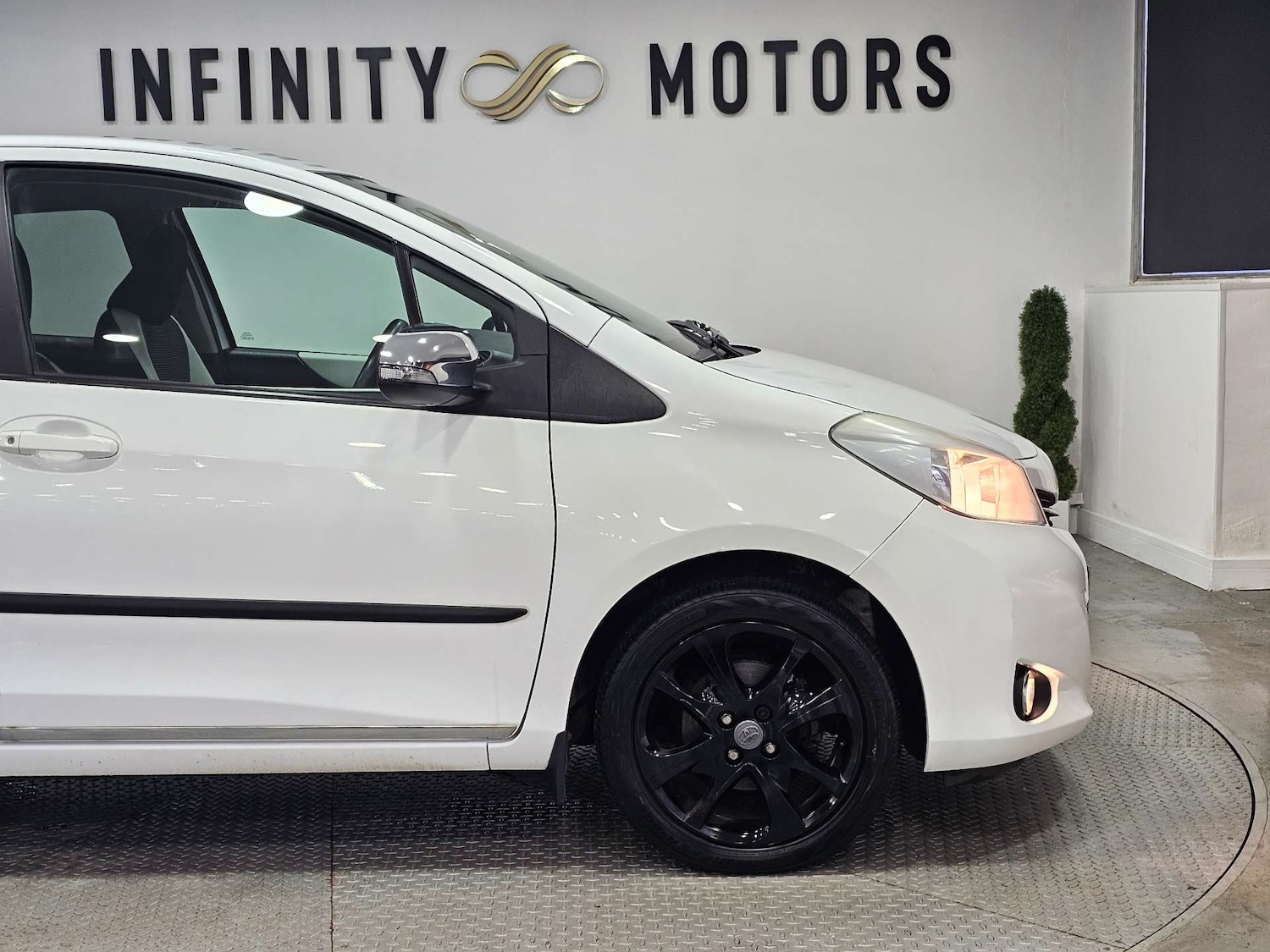 Used Toyota Yaris 2013 for sale - 76972400: Photo 32