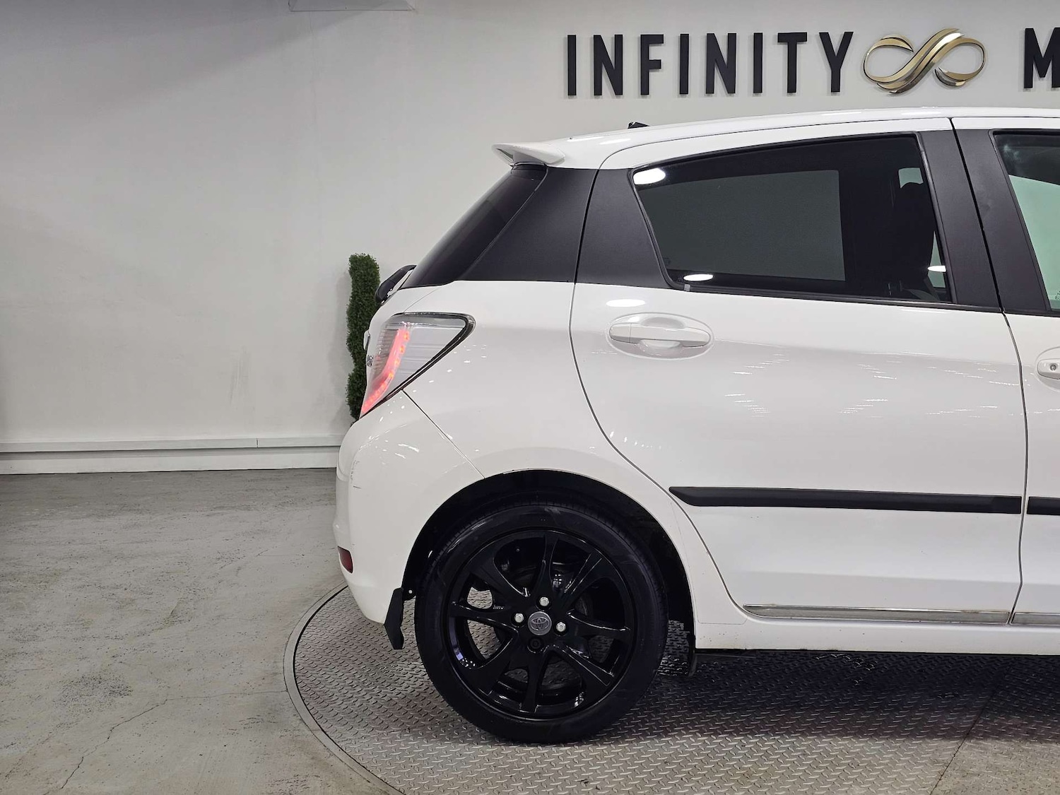 Used Toyota Yaris 2013 for sale - 76972400: Photo 33