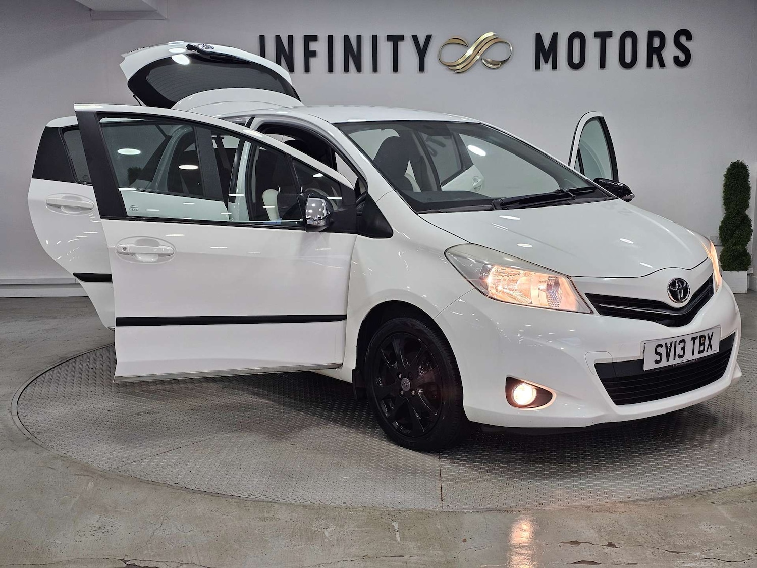 Used Toyota Yaris 2013 for sale - 76972400: Photo 38