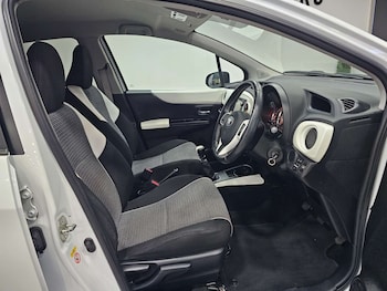 Used Toyota Yaris 2013 for sale - 76972400: Photo