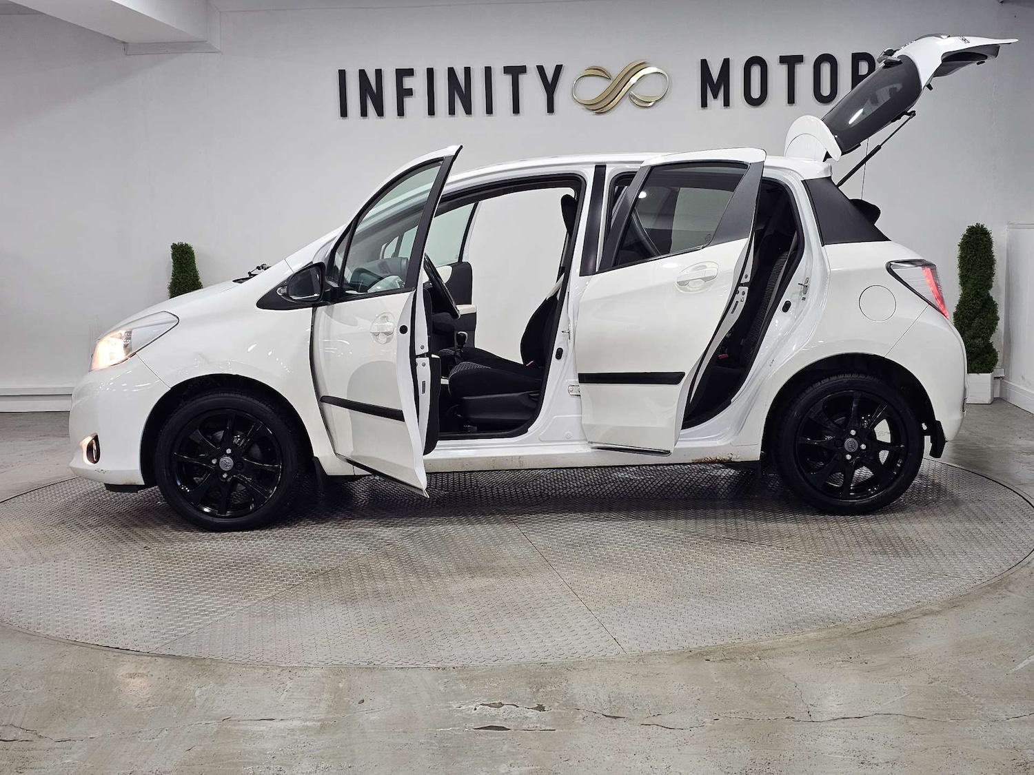 Used Toyota Yaris 2013 for sale - 76972400: Photo 41