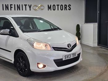 Used Toyota Yaris 2013 for sale - 76972400: Photo