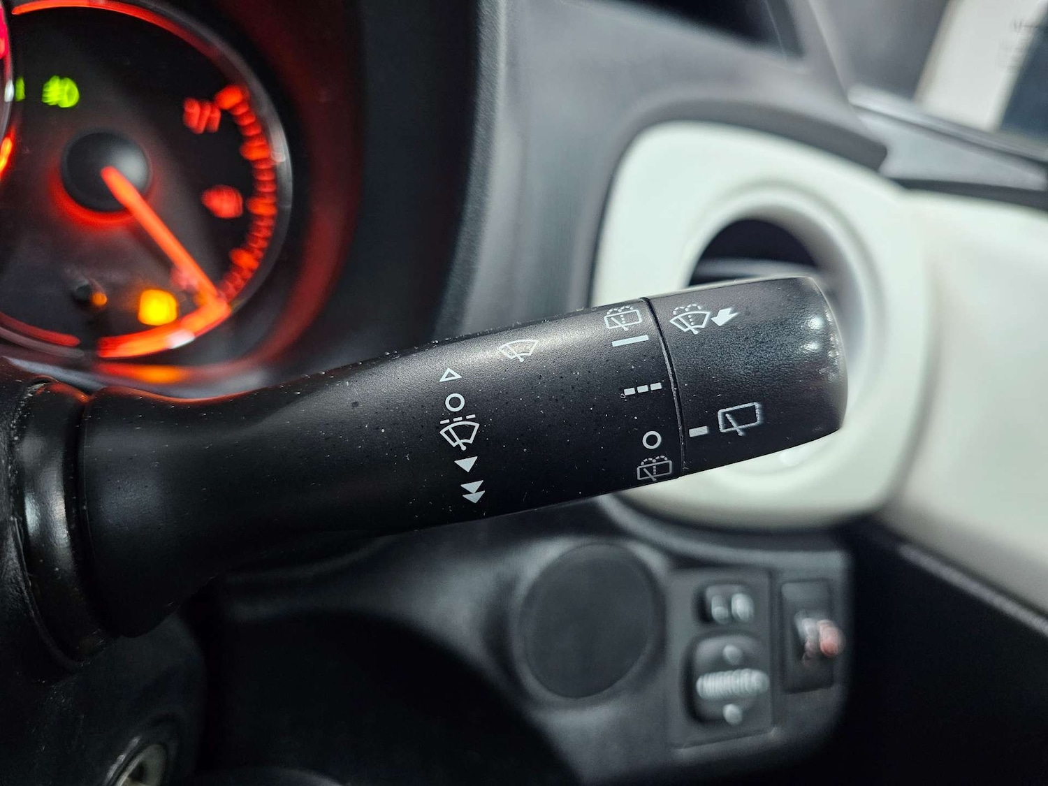 Used Toyota Yaris 2013 for sale - 76972400: Photo 55