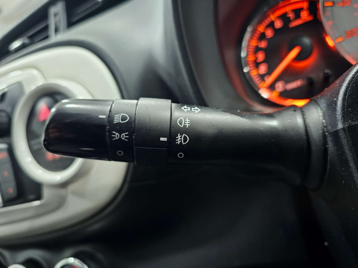 Used Toyota Yaris 2013 for sale - 76972400: Photo 56