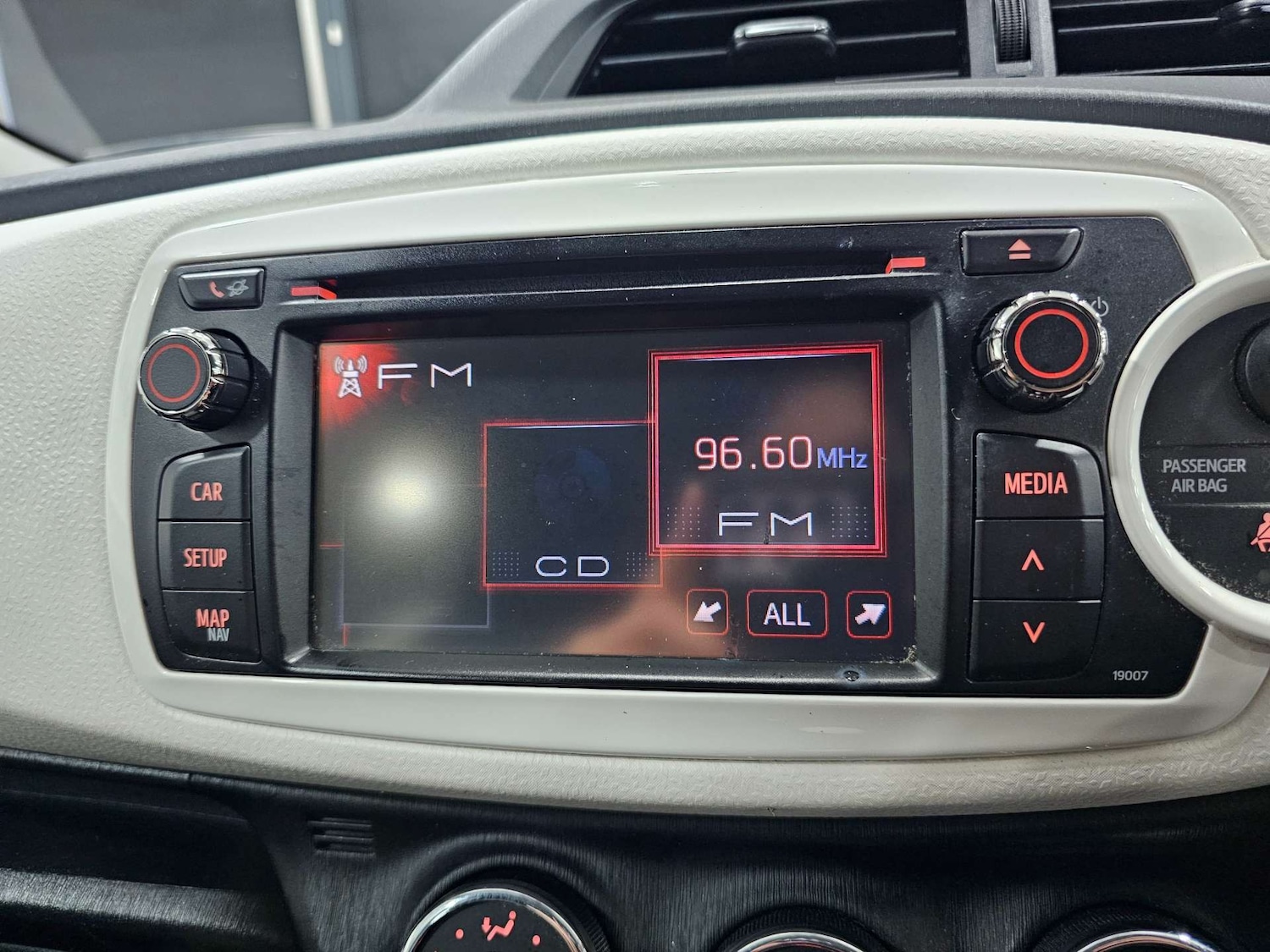 Used Toyota Yaris 2013 for sale - 76972400: Photo 60