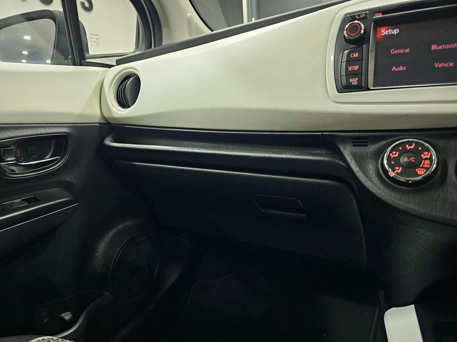 Used Toyota Yaris 2013 for sale - 76972400: Photo 64