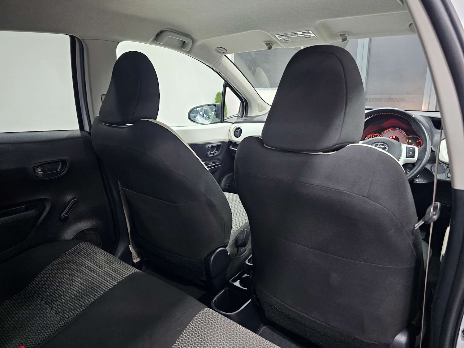 Used Toyota Yaris 2013 for sale - 76972400: Photo 68