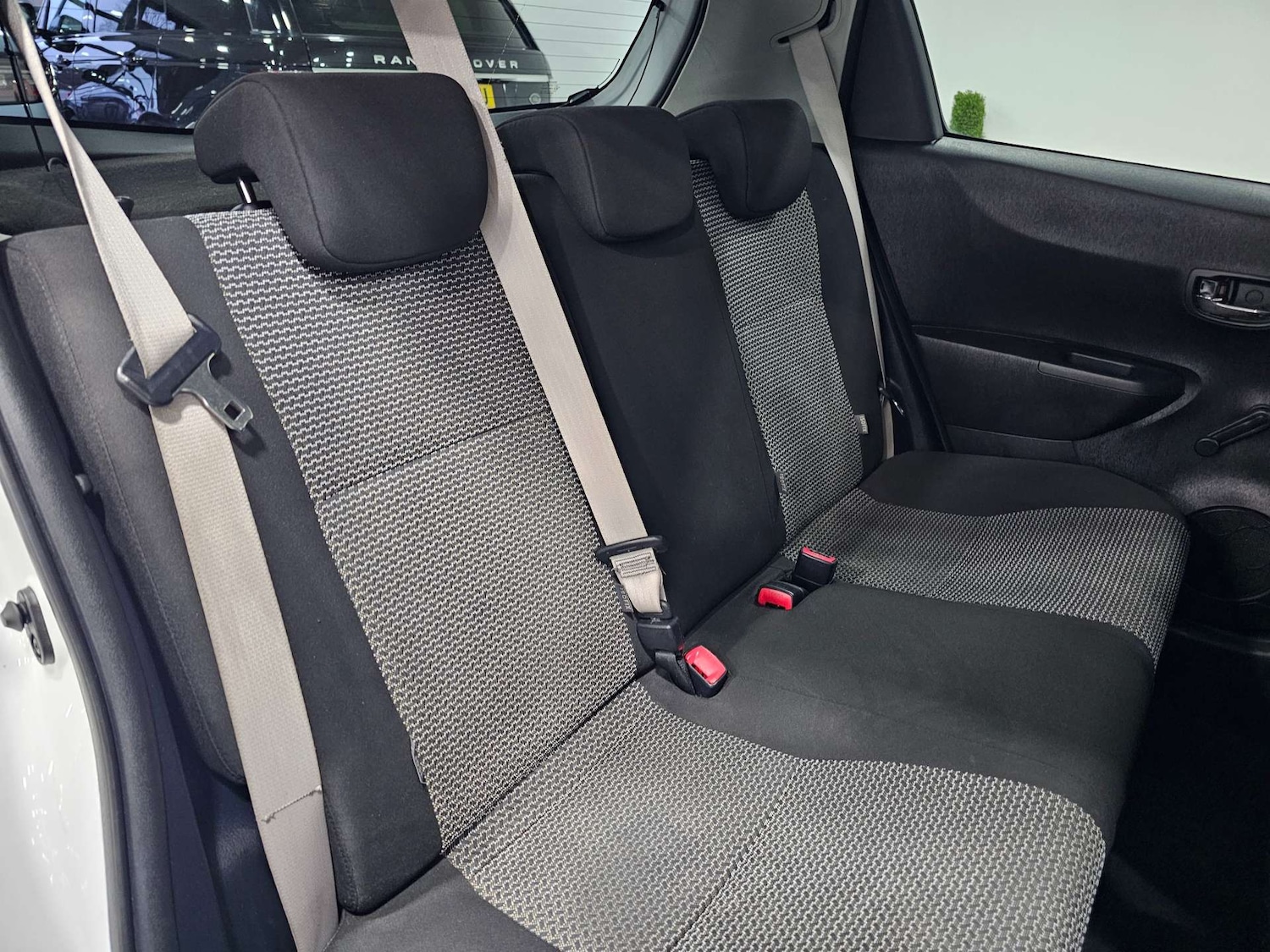 Used Toyota Yaris 2013 for sale - 76972400: Photo 69