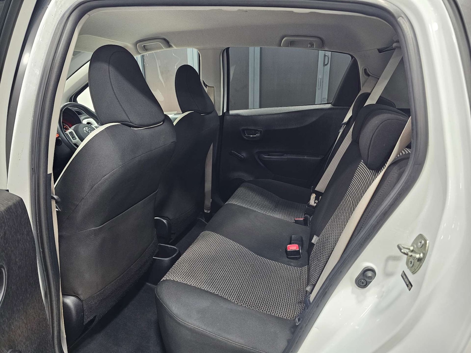 Used Toyota Yaris 2013 for sale - 76972400: Photo 71