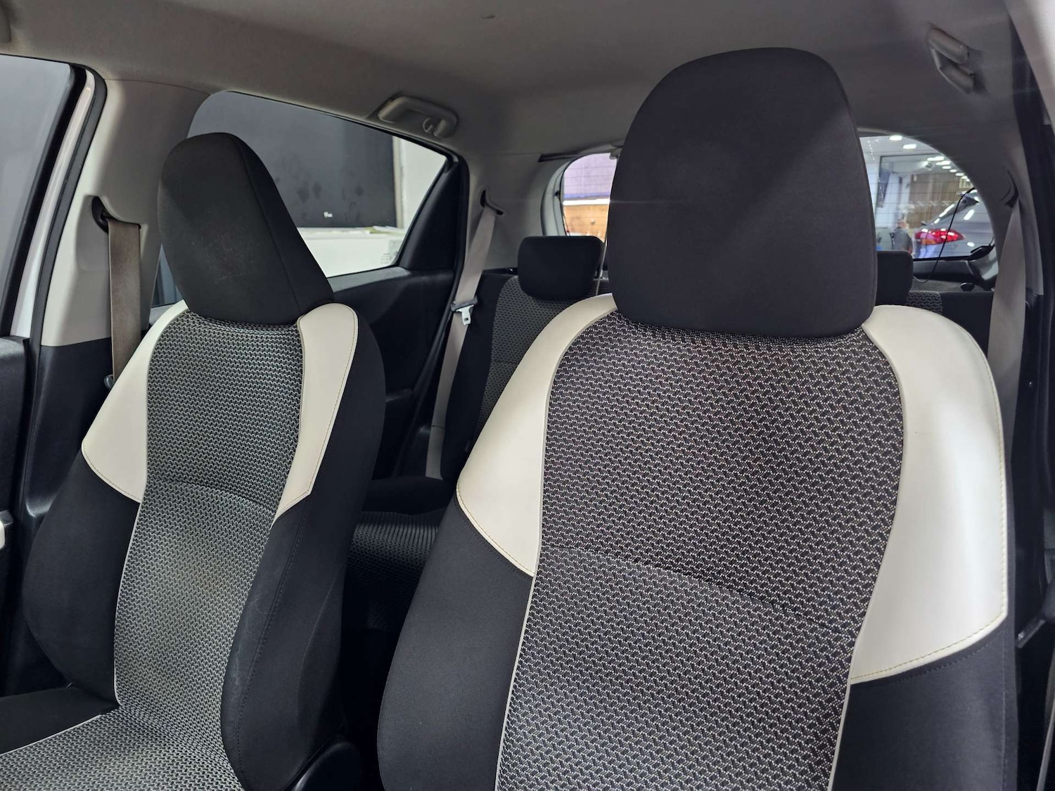 Used Toyota Yaris 2013 for sale - 76972400: Photo 79