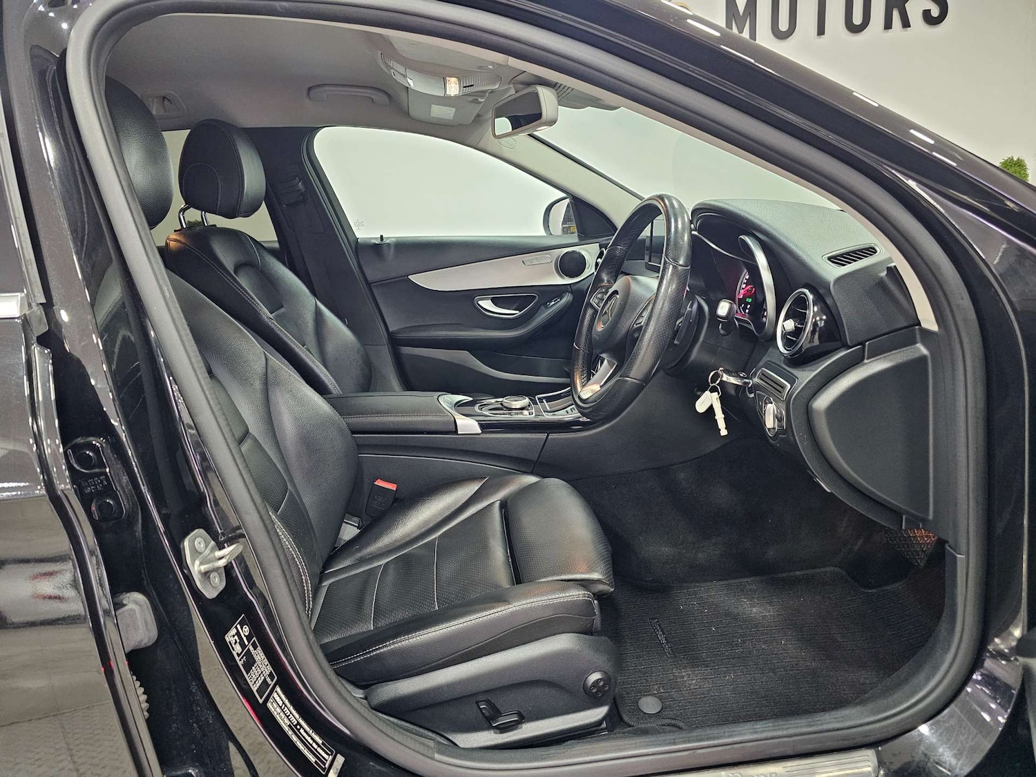 Used Mercedes-Benz C Class 2018 for sale - 77086074: Photo 3