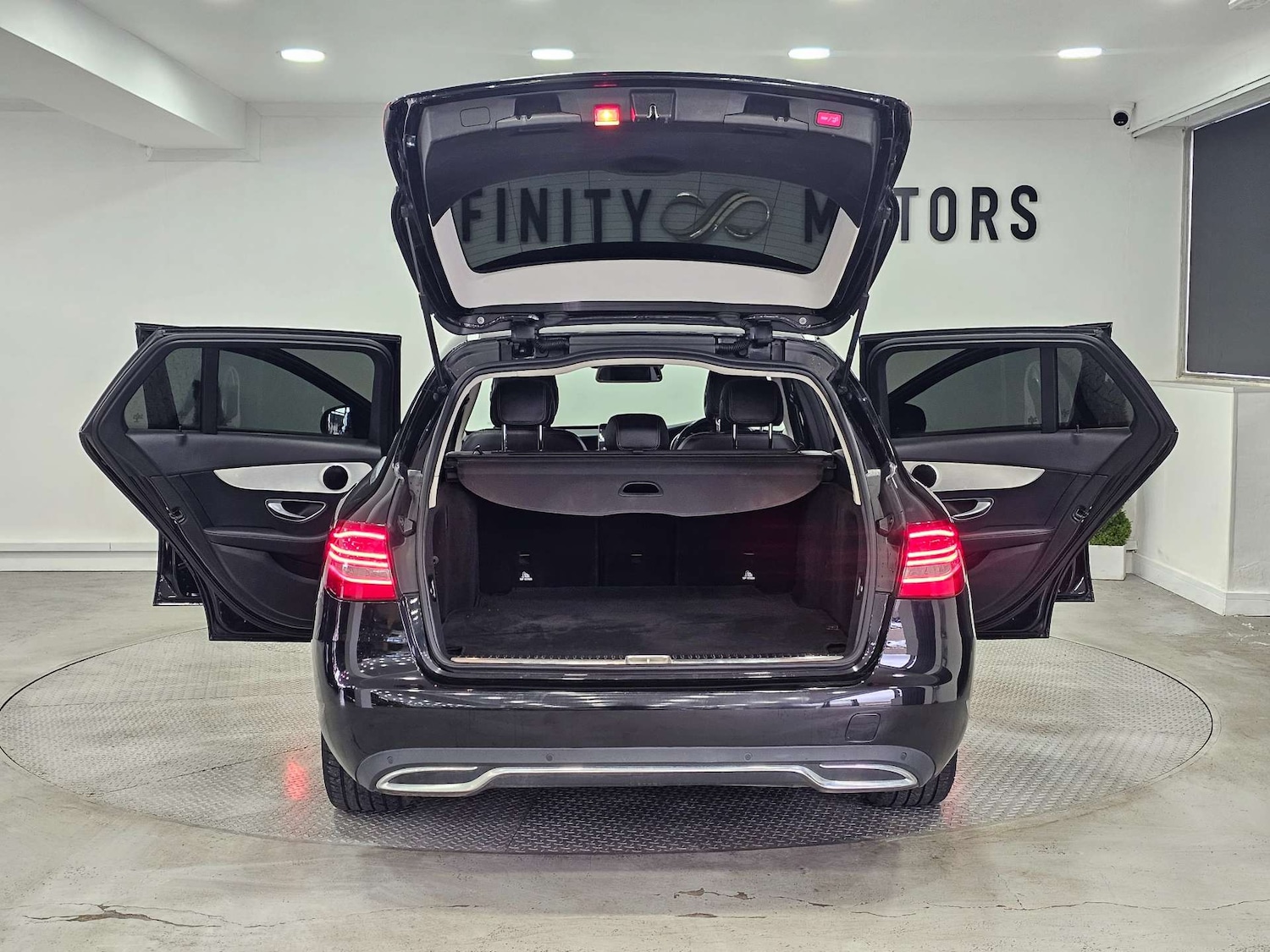 Used Mercedes-Benz C Class 2018 for sale - 77086074: Photo 48