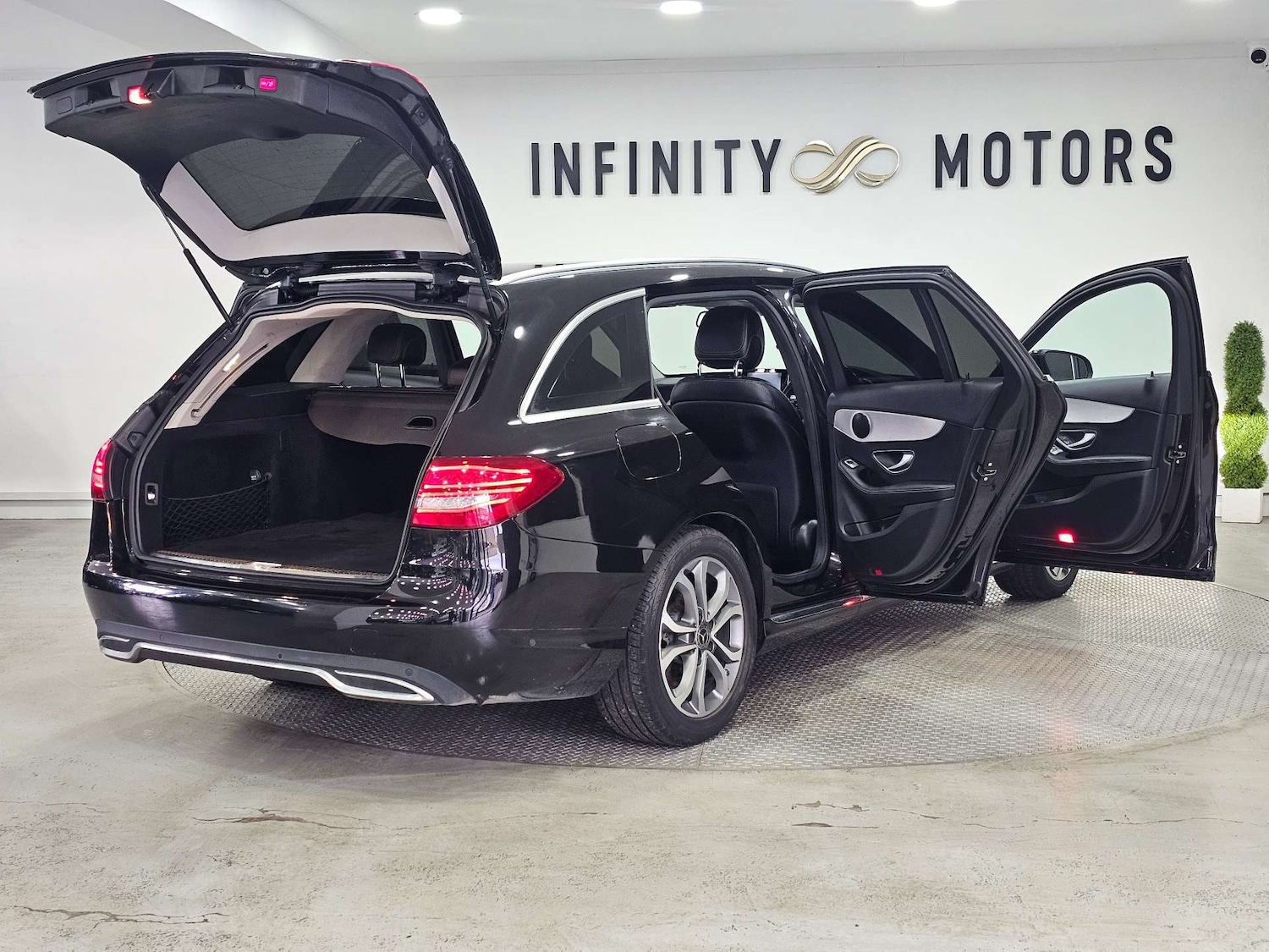 Used Mercedes-Benz C Class 2018 for sale - 77086074: Photo 49