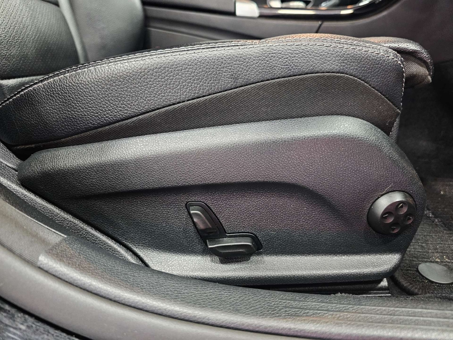 Used Mercedes-Benz C Class 2018 for sale - 77086074: Photo 57