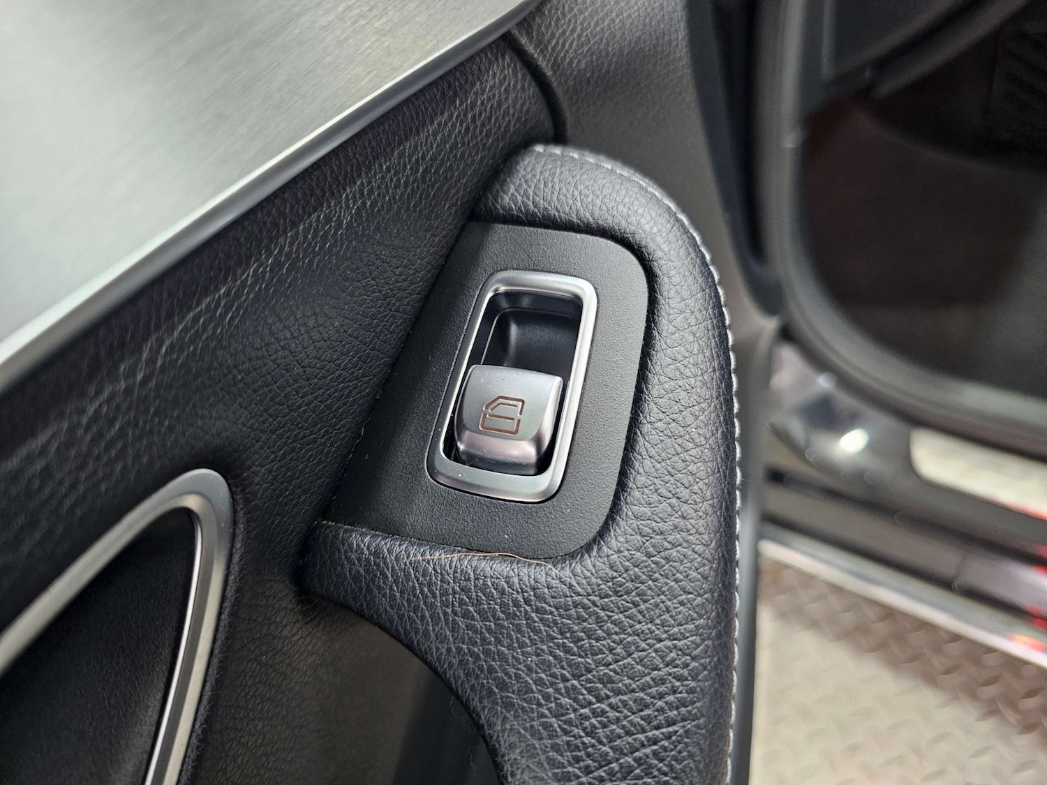 Used Mercedes-Benz C Class 2018 for sale - 77086074: Photo 95