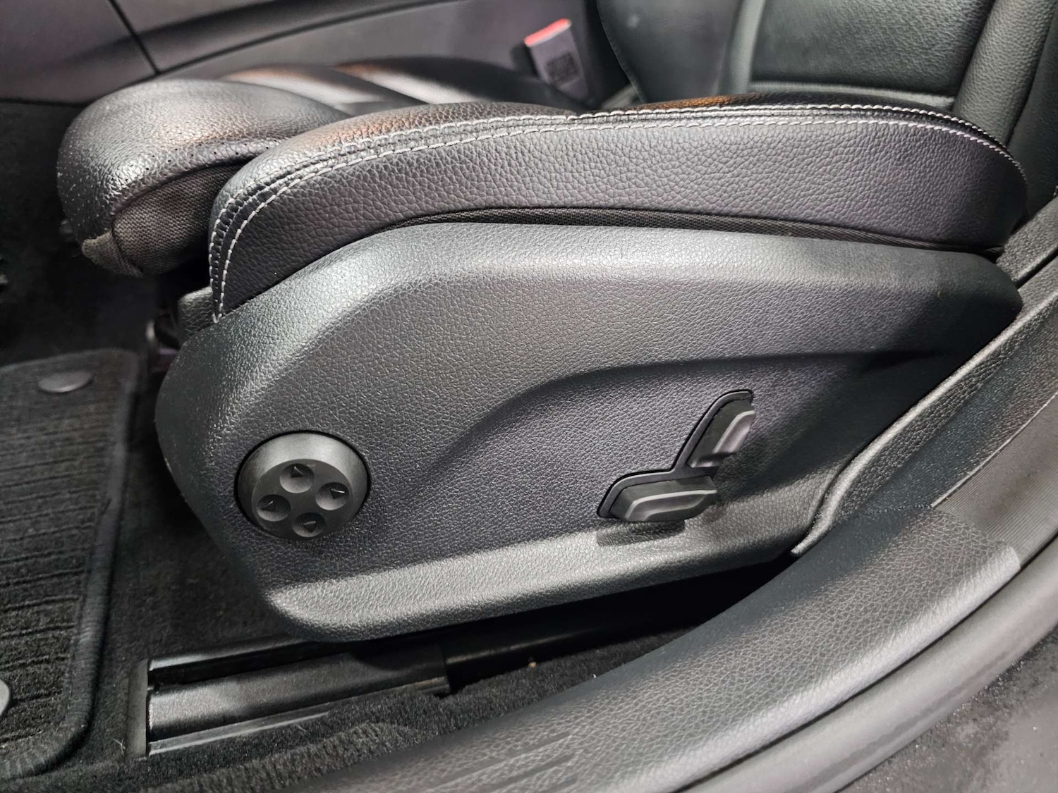 Used Mercedes-Benz C Class 2018 for sale - 77086074: Photo 99