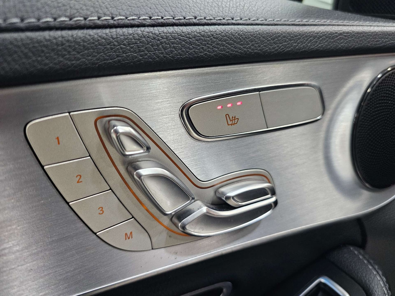 Used Mercedes-Benz C Class 2015 for sale - 76972392: Photo 10