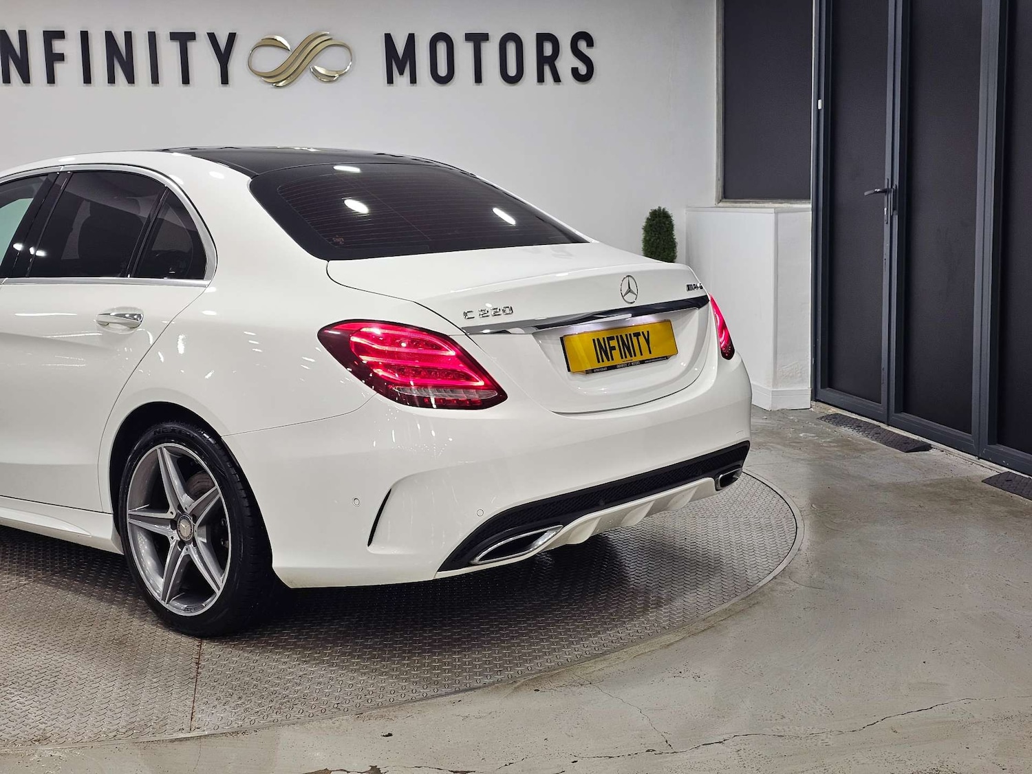 Used Mercedes-Benz C Class 2015 for sale - 76972392: Photo 24