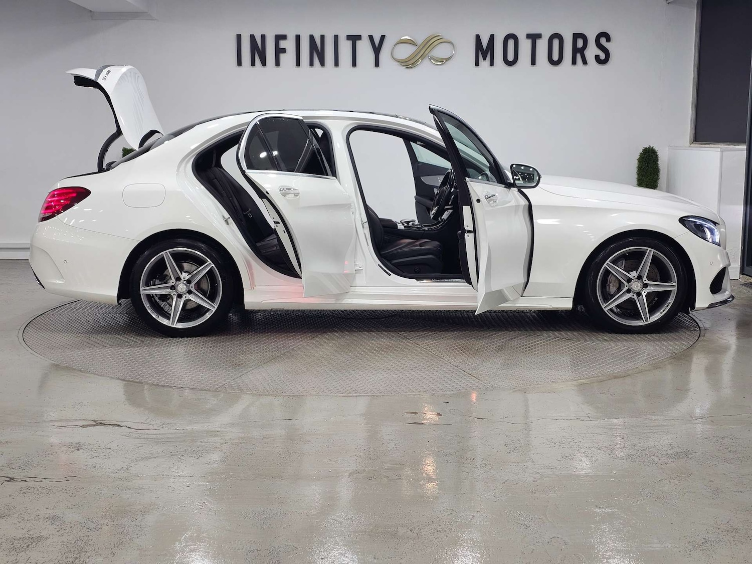 Used Mercedes-Benz C Class 2015 for sale - 76972392: Photo 36