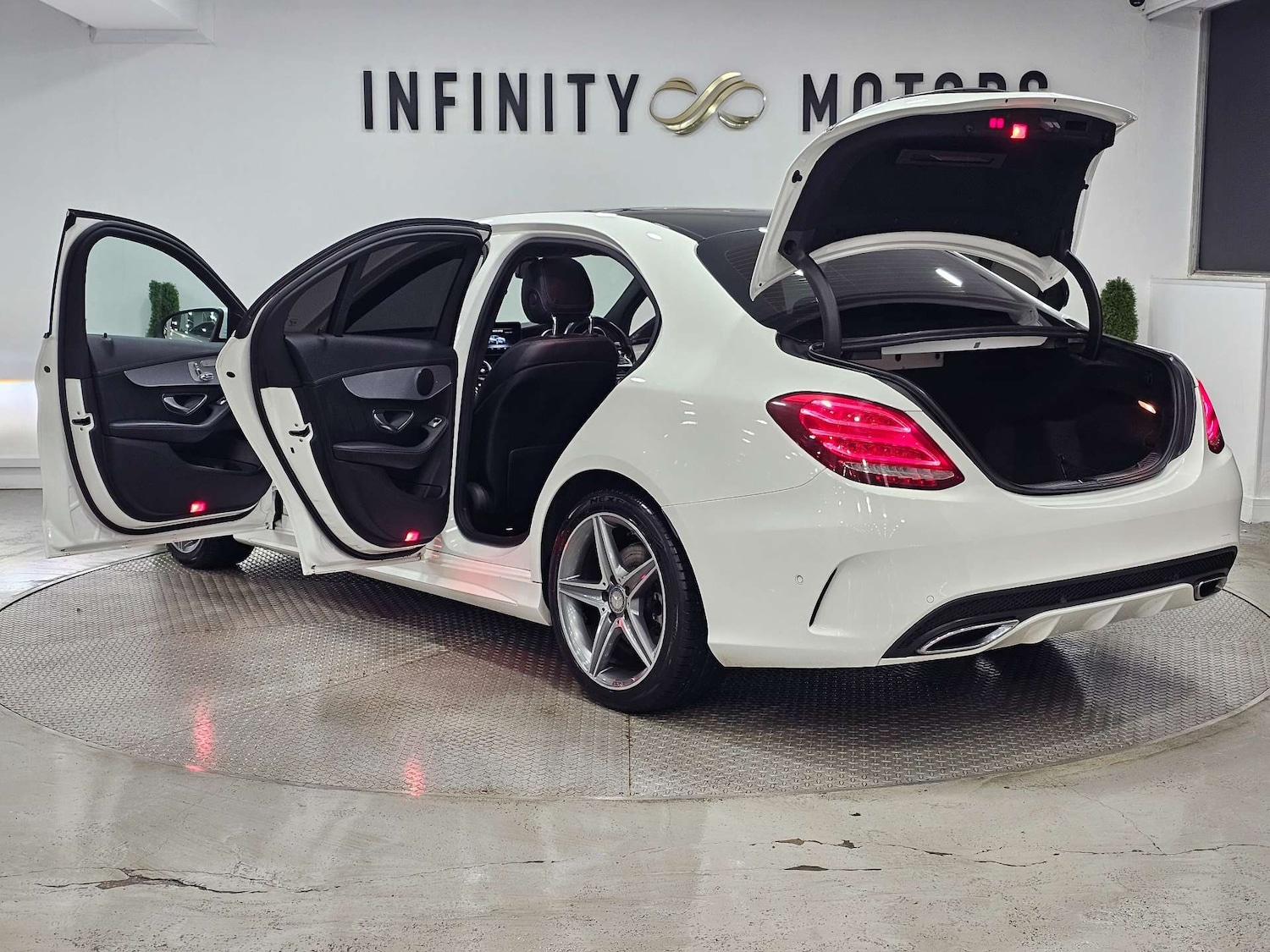 Used Mercedes-Benz C Class 2015 for sale - 76972392: Photo 39