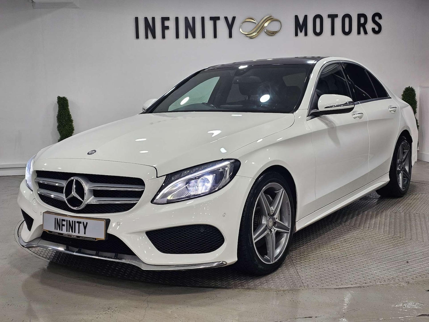 Used Mercedes-Benz C Class 2015 for sale - 76972392: Photo 4