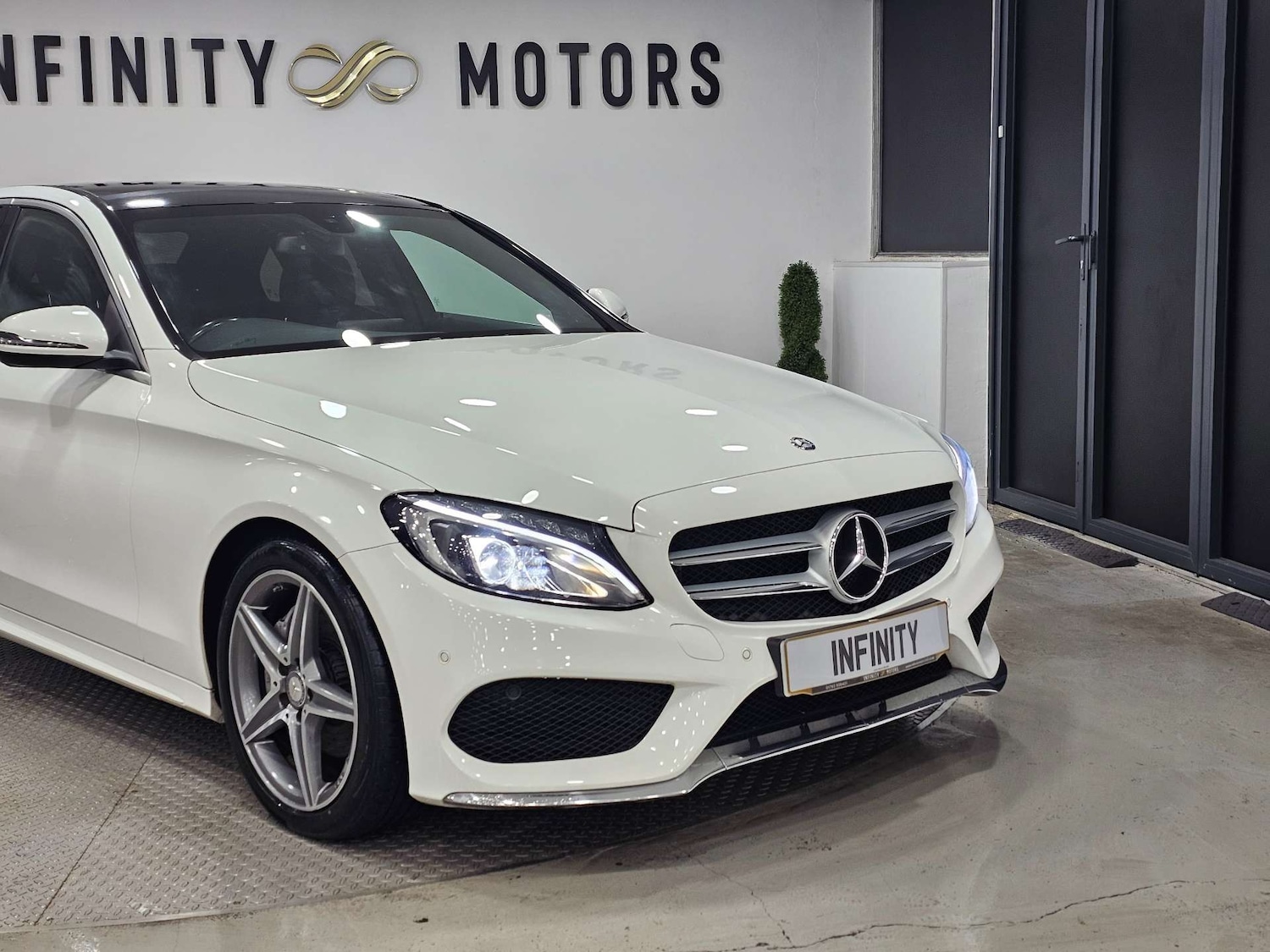 Used Mercedes-Benz C Class 2015 for sale - 76972392: Photo 44