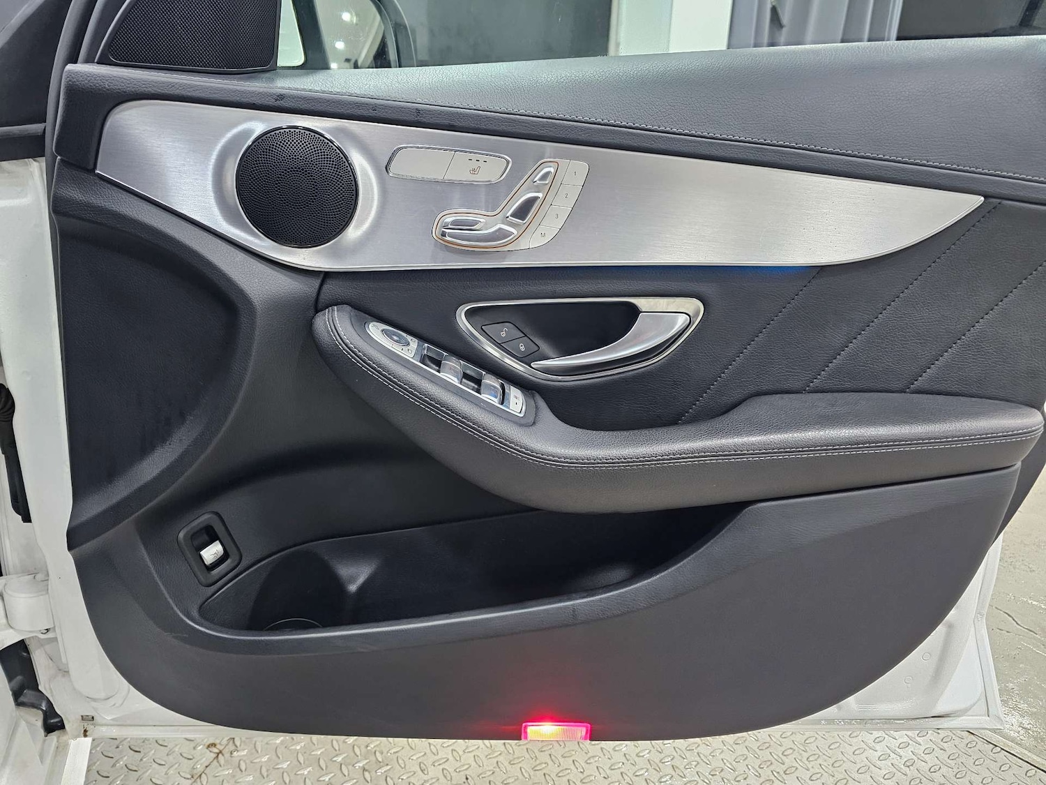 Used Mercedes-Benz C Class 2015 for sale - 76972392: Photo 46