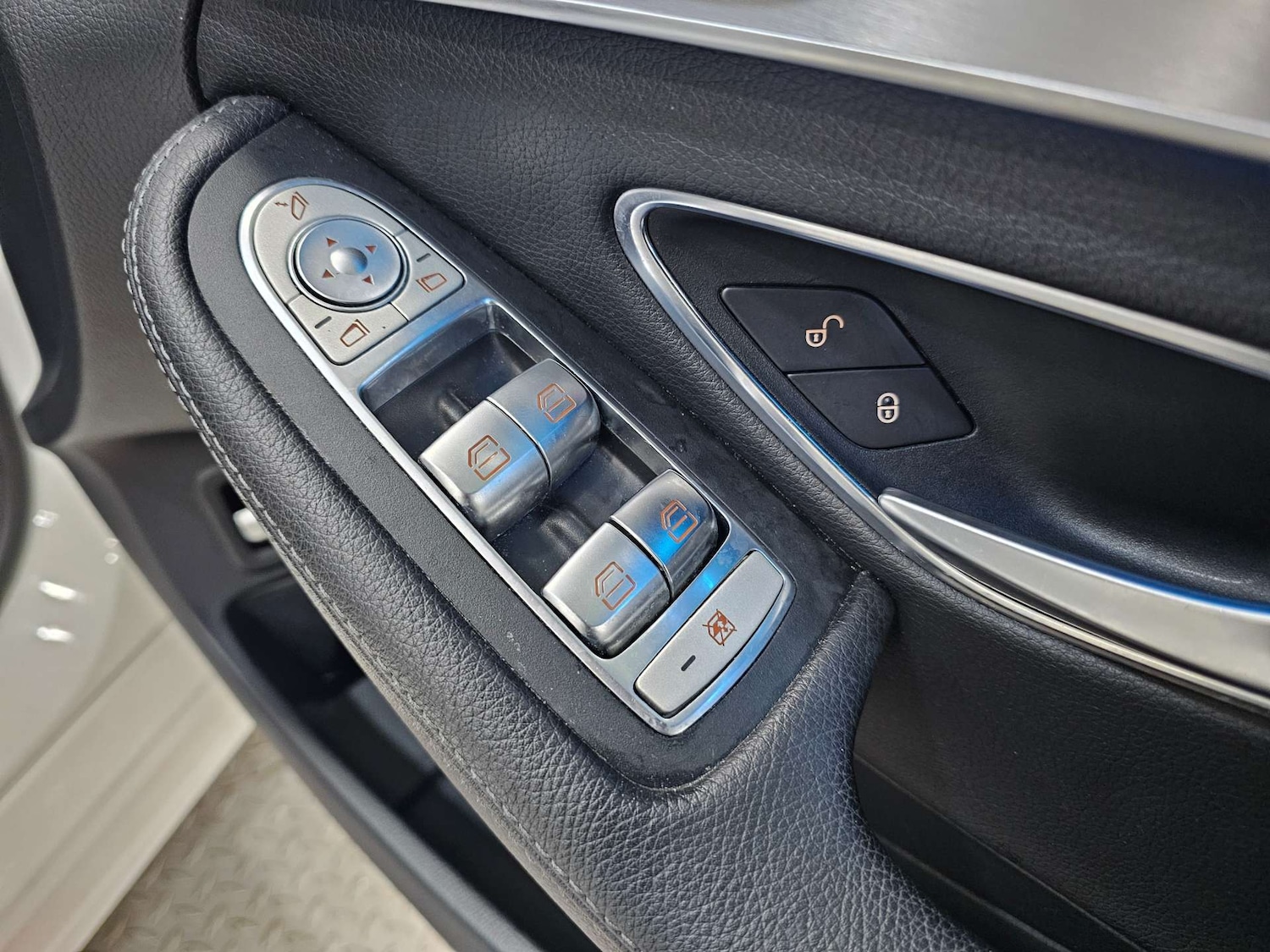 Used Mercedes-Benz C Class 2015 for sale - 76972392: Photo 47