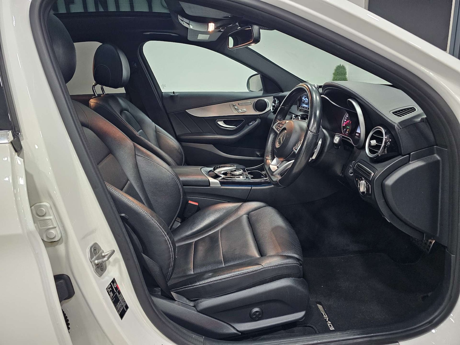 Used Mercedes-Benz C Class 2015 for sale - 76972392: Photo 5