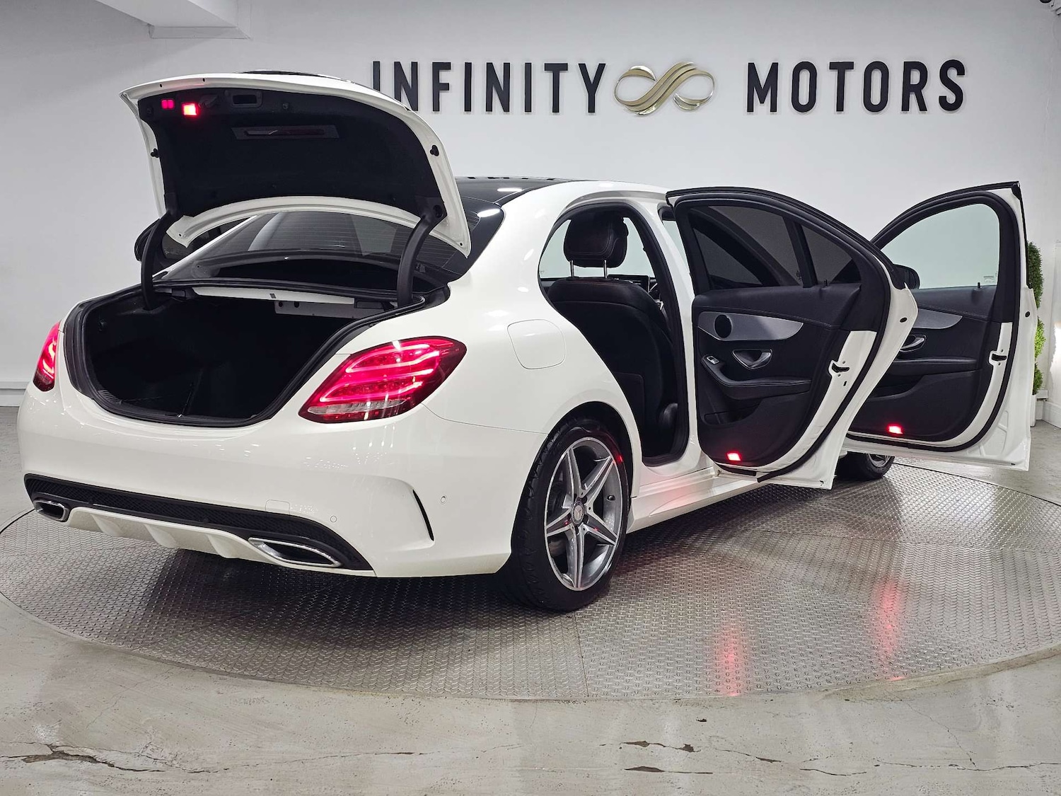 Used Mercedes-Benz C Class 2015 for sale - 76972392: Photo 61