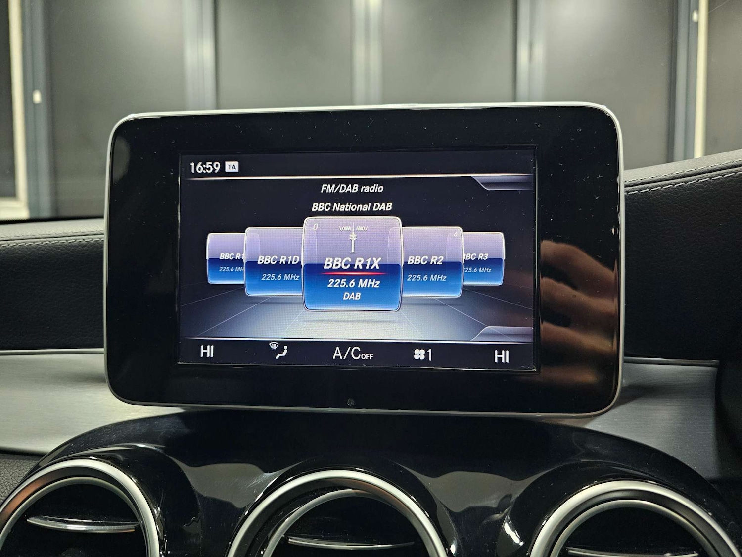 Used Mercedes-Benz C Class 2015 for sale - 76972392: Photo 62