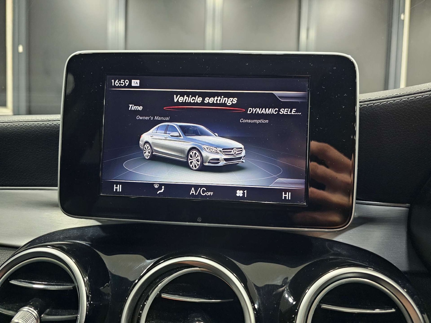 Used Mercedes-Benz C Class 2015 for sale - 76972392: Photo 65