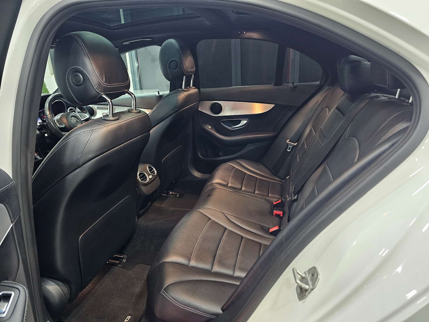 Used Mercedes-Benz C Class 2015 for sale - 76972392: Photo 85