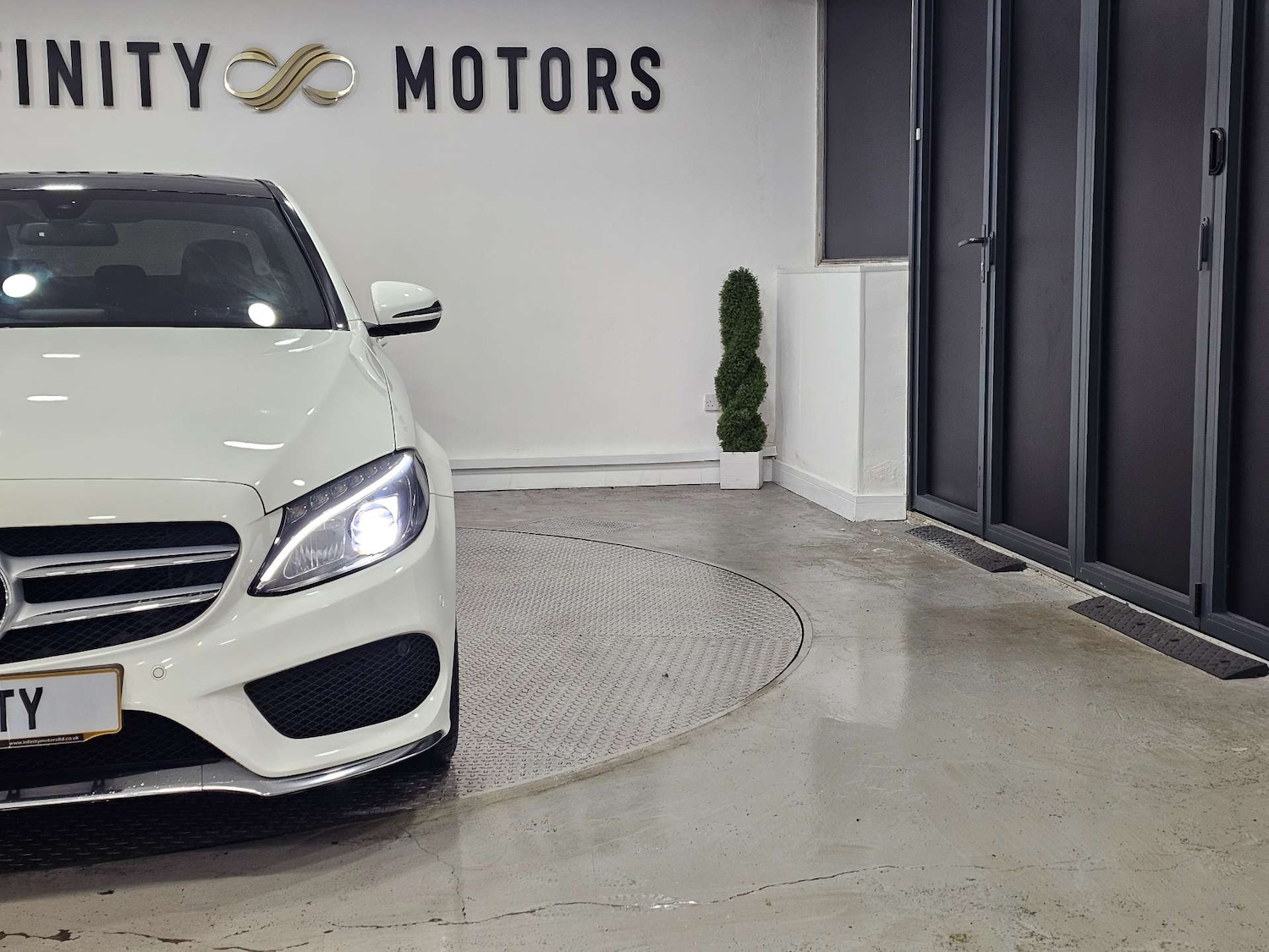 Used Mercedes-Benz C Class 2015 for sale - 76972392: Photo 9