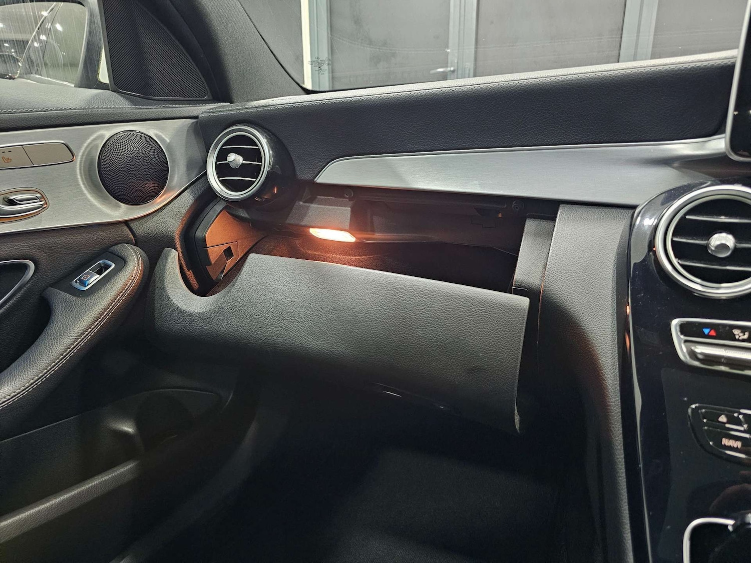 Used Mercedes-Benz C Class 2015 for sale - 76972392: Photo 90